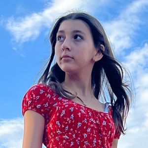 Meet your Posher, Alina.